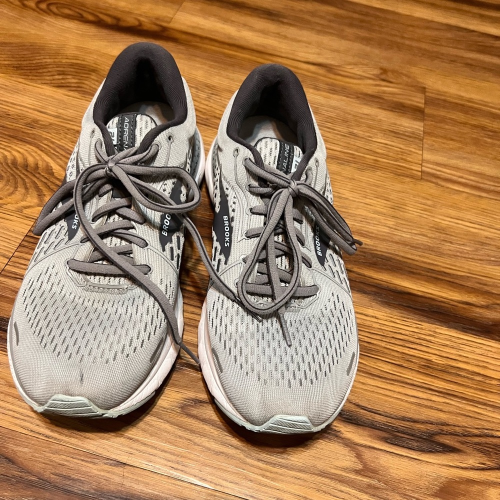 Brooks Adrenaline 21 Gray Mesh  Running Sneakers Shoes Women's 8.5B
